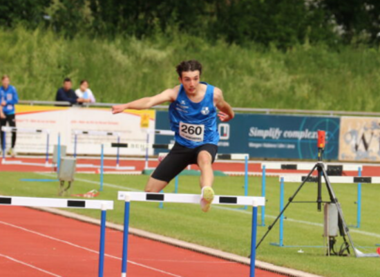 Gelungene Prämiere über 400m Hürden