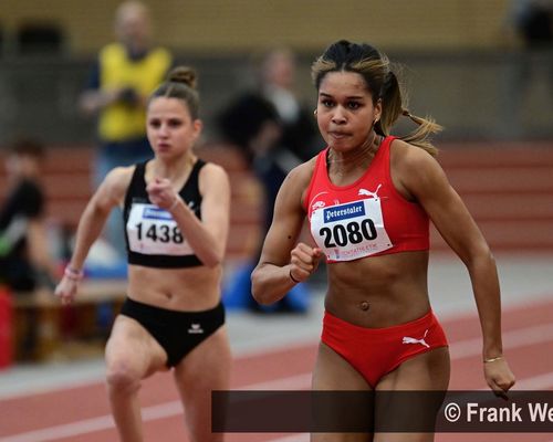 Naomi Baumann (TSB Schwäbisch Gmünd) wurde mit einer Zeit von 7,72 Sekunden Zweite im A-Finale der U20-Frauen über 60 Meter bei den BW-Leichtathletik-Hallenfinals und erfüllte damit die DJHM-Norm.