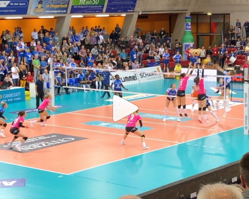 Stuttgart-Lauf-Helfer beim Volleyballspiel